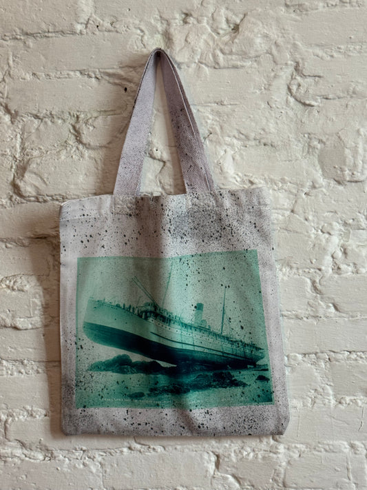 Shipwreck tote bag